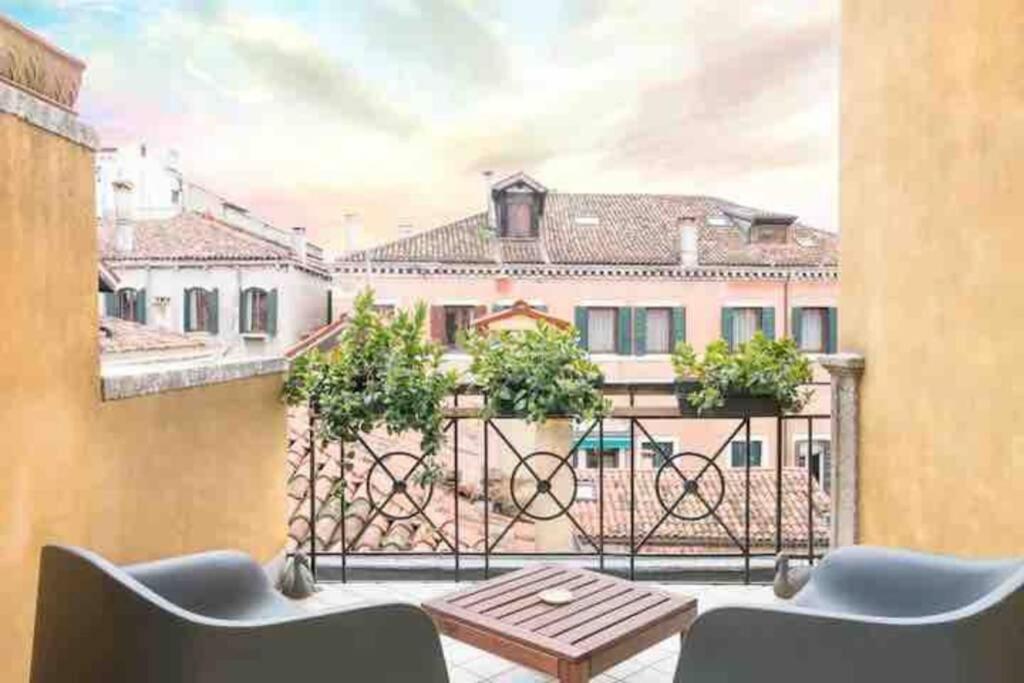 Ca' Pesaro Rooftop Terrace Apartment. Veneza Exterior foto